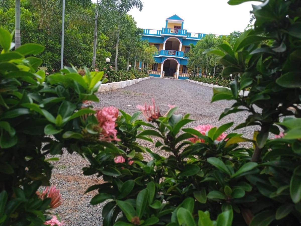 Paradise Forest Resort بونديتْشيري المظهر الخارجي الصورة